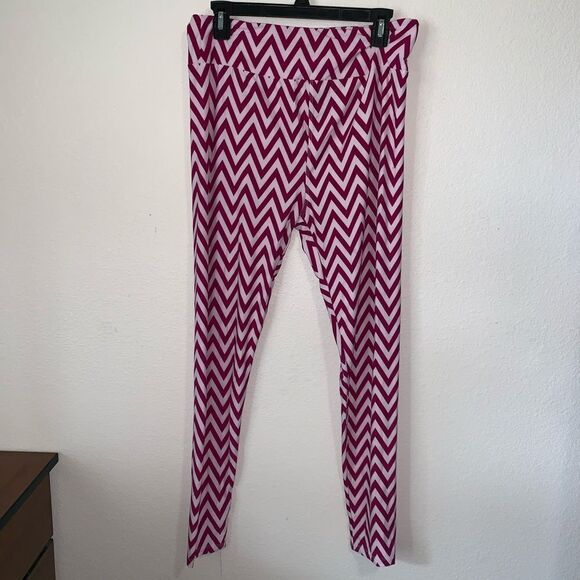 Lularoe Tall & Curvy Chevron Leggings Striped - Picture 1 of 5